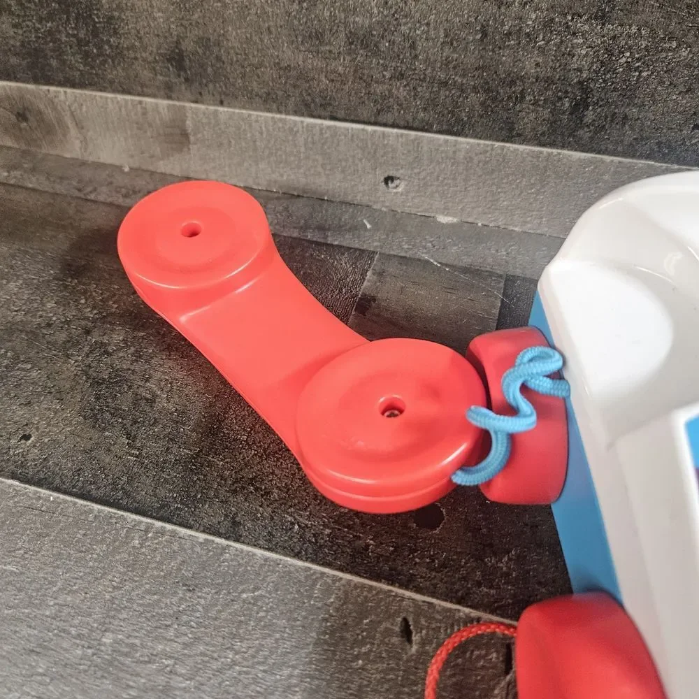 Fisher-Price Chatter Rotary Telephone 2015 Pull Toy - Picture 4 of 7